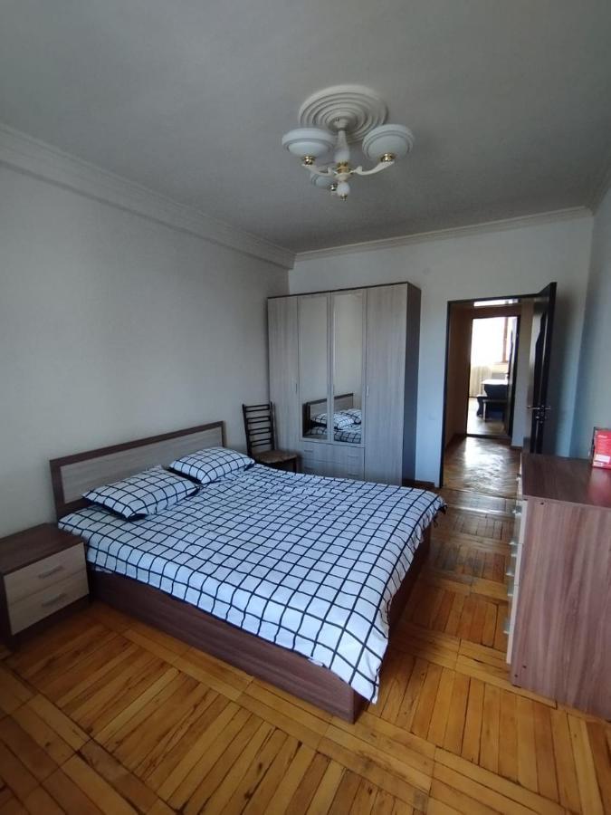 Large Apt Near Republic Square Apartment Ереван Екстериор снимка